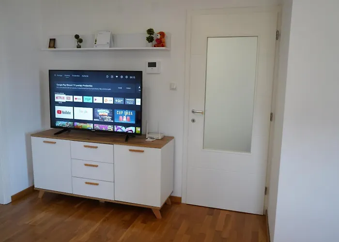 Koprenaz באניה לוקה